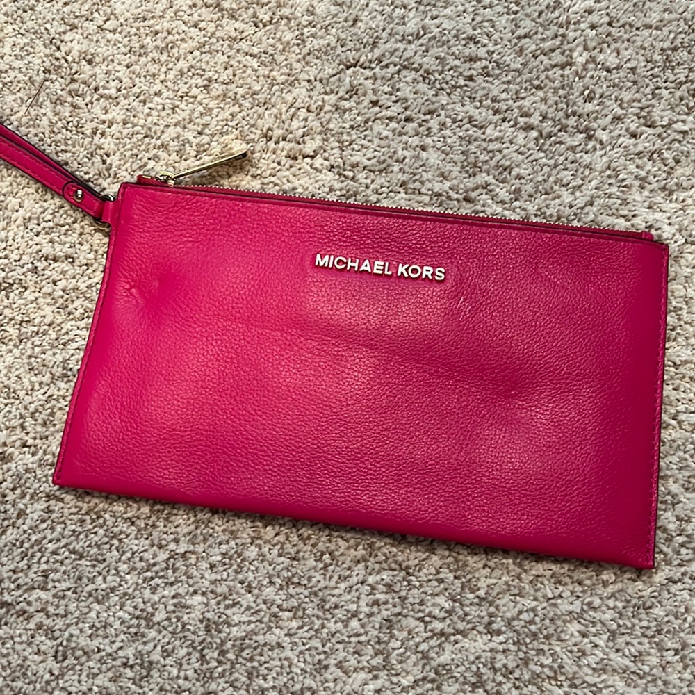 Michael Kors wristelet